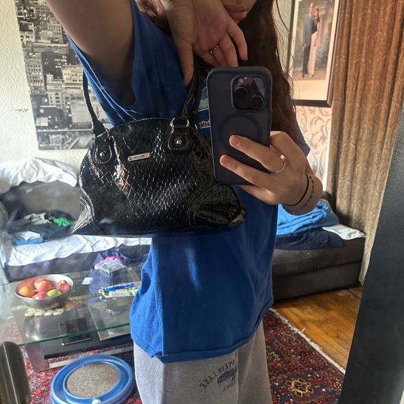 black shoulder bag - Picture 3 of 3